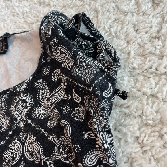 Crop Top - Picture 3 of 4